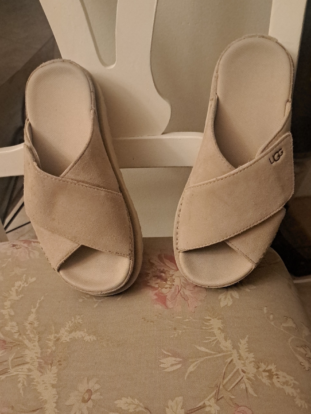 UGG Goldenstar Crossover Suede Slide In Light Tan sz5 EUC